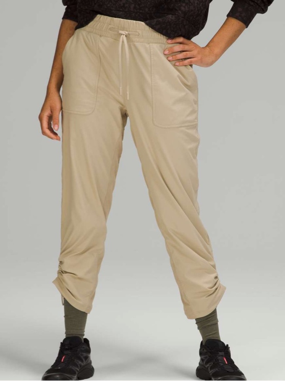 Lululemon Beyond the Studio Crop Trench size 6